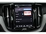 Volvo XC60 2.0 T8 Plug-in hybrid AWD Ultimate Dark | Luchtvering | Gelaagde Zijruiten | Tailored Wool Blend Interieur | Volvo Guard Alarmklasse 3 | Bowers & Wilkins Geluidssysteem | Trekhaak | Panoramisch Schuif-/Kanteldak | 21-Inch Lichtmetalen Velgen | Elektrisch Verstelbare Voorstoelen | Stuurverwarming | Stoelverwarming Voor- en Achter | Google Services | Volvo Car UX Infotainment | Head-up Display | Lederlook Dashboard | 360 Graden Parkeercamera | Adaptieve Cruise Control | Pilot Assist | BLIS | Parkeersensoren Voor & Achter |