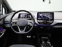 Volkswagen ID.4 First 77 kWh 204 PK Origineel Nederlands | 1e Eigenaar | Dealeronderhouden | Warmtepomp | Trekhaak | Achteruitrijcamera | Stoelverwarming | Stuurwielverwarming