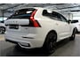 Volvo XC60 Volvo XC60 2.0 T6 AWD 293kW/399pk Aut8 Plug-in hybrid AWD Plus Black Edition HARMAN/KARDON + ADAPT.CRUISE + SPORTSTOELEN + 360 CAMERA + STOELVERWARMING V&A + STUURVERWARMING + BLIS + MATRIX LED + EL.STOELEN MET MEMORY + PARKSENSOREN + 21” LM-VELGEN!!