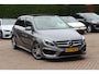 Mercedes-Benz B-klasse 180 Ambition / Panoramadak / Camera / Leder&Alcantara / Elektr. Best.Stoel / 18'' / Navigatie / Stoelverwarming / Dodehoek / Cruise Control
