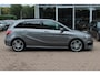 Mercedes-Benz B-klasse 180 Ambition / Panoramadak / Camera / Leder&Alcantara / Elektr. Best.Stoel / 18'' / Navigatie / Stoelverwarming / Dodehoek / Cruise Control