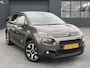 Citroën C3 1.2 PureTech S&S Shine D-riem vv in 02-2025 l 1e Eigenaar l Dealer Onderhouden l 110pk l Navi l Camera l Carplay l Clima l Cruise l Lm velgen l 6 Bak l Rijstrooksensor l Pdc l N.A.P l Apk tot 03-2027