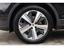 SEAT Tarraco 1.5 TSI Xcellence Business Intense 150PK / 110kW, NL auto, 1e eigenaar dealeronderhouden en door ons nieuw geleverd, interieur voorverwarmingsinstallatie (standkachel), wegklapbare trekhaak, 19" LMV, verwarmbare voorstoelen, verwarmbare achterbank, verwarmbaar multifunctioneel lederen stuurwiel, elektrische achterklep, LED verlichting, achteruitrijcamera (Rear View), dodehoekdetectie (Side Assist), navigatie pro, rondomzichtcamera (Area View), digital cockpit, 3-zone climatronic, Apple Carplay & Android Auto, digital cockpit, elektrisch verstel-, verwarm- en inklapbare buitenspiegels etc.