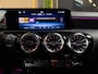 Mercedes-Benz A-klasse 180 AMG Line BTW|GARANTIE|CAMERA|NIGHTPAKKET|DODEHOEK|KEYLESS|SFEERVERLICHTING|DEALER ONDERHOUDEN|NL AUTO|
