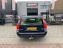 Volvo V70 2.4 Comfort Line 3e Eigenaar! Trekhaak Airco NAP APK