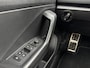 Volkswagen T-Roc 1.5 TSI R-Line | LED | Navigatie | Carplay | Climate | Stoelverwarming | Sensoren