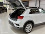 Volkswagen T-Roc 1.5 TSI United | Pano | Black Style | Stoelverw. | Sfeer | Digital | 18" | Mistlampen | Carplay