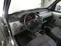 Renault Kangoo 1.2-16V - Rolstoel Auto - Invalide - Rolstoelauto