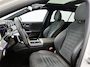 Mercedes-Benz C-klasse Estate 300 e AMG Plug-In Hybride | AMG Line | Night Pakket | Panoramadak | Trekhaak Digital Light | Distronic. Inclusief 24 maanden MB Certified garantie voor Europa.