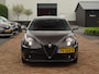 Alfa Romeo MiTo 0.9 TwinAir | Esclusiva | Rood Leer!! | 17 inch | Stoelverwarming | NAV | 105PK!!