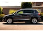 Volkswagen Tiguan 1.4 TSI Lounge Edition 160 PK Aut. Xenon Camera Trekhaak Stoelverwarming 17''
