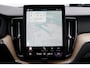 Volvo XC60 2.0 T6 Plug-in hybrid AWD Plus Dark | Panoramadak | Harman Kardon audio | Trekhaak semi elektrisch inklapbaar | Head-up Display | 19 inch lichtmetalen velgen met all-season banden | Nordico bekleding | Elektrisch verstelbare voorstoelen | Stoel- & stuurwielverwarming