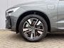 Volvo XC60 2.0 T6 Plug-in hybrid AWD Plus Dark | Panoramadak | Harman Kardon audio | Trekhaak semi elektrisch inklapbaar | Head-up Display | 19 inch lichtmetalen velgen met all-season banden | Nordico bekleding | Elektrisch verstelbare voorstoelen | Stoel- & stuurwielverwarming