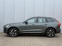 Volvo XC60 2.0 T6 Plug-in hybrid AWD Plus Dark | Panoramadak | Harman Kardon audio | Trekhaak semi elektrisch inklapbaar | Head-up Display | 19 inch lichtmetalen velgen met all-season banden | Nordico bekleding | Elektrisch verstelbare voorstoelen | Stoel- & stuurwielverwarming