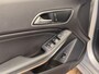 Mercedes-Benz CLA Shooting Brake 180 OrangeArt Edition Leder/Stof Sportstoelen | Stoelverwarming | Parkeersensoren Rondom | Airco | Cruise | 17" Lichtmetaal | 360° Parkeersensoren | AMG-styling | Airco