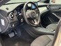 Mercedes-Benz CLA Shooting Brake 180 OrangeArt Edition Leder/Stof Sportstoelen | Stoelverwarming | Parkeersensoren Rondom | Airco | Cruise | 17" Lichtmetaal | 360° Parkeersensoren | AMG-styling | Airco