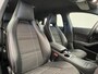 Mercedes-Benz CLA Shooting Brake 180 OrangeArt Edition Leder/Stof Sportstoelen | Stoelverwarming | Parkeersensoren Rondom | Airco | Cruise | 17" Lichtmetaal | 360° Parkeersensoren | AMG-styling | Airco
