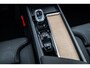 Volvo XC60 2.0 T6 Plug-in Hybrid AWD Ultra Dark | PHEV | Trekhaak | Luchtvering | Harman Kardon Audio | Panoramadak | Head-up Display | 360 Graden Camera | Keyless Entry | Elektrische Achterklep | Stoelverwarming voor en achter | Cruise Control Adaptief | BLIS | Google Navigatie | Apple Carplay | Android Auto