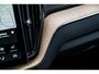 Volvo XC60 2.0 T6 Plug-in Hybrid AWD Ultra Dark | PHEV | Trekhaak | Luchtvering | Harman Kardon Audio | Panoramadak | Head-up Display | 360 Graden Camera | Keyless Entry | Elektrische Achterklep | Stoelverwarming voor en achter | Cruise Control Adaptief | BLIS | Google Navigatie | Apple Carplay | Android Auto