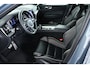 Volvo XC60 2.0 B4 R-Design / Navi / Carplay / Trekhaak / Keyless / Leder / Camera