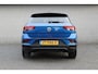 Volkswagen T-Roc 1.5 TSI 150pk 7-DSG T-Roc Sport | Afneembare trekhaak | Panoramadak | Camera | Carplay | Cruise | Stoelverwarming | Stuurverwarming | Elektr. Achterkl