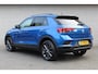 Volkswagen T-Roc 1.5 TSI 150pk 7-DSG T-Roc Sport | Afneembare trekhaak | Panoramadak | Camera | Carplay | Cruise | Stoelverwarming | Stuurverwarming | Elektr. Achterkl