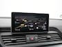 Audi Q5 50 TFSI e Quattro S Line PHEV 300pk | Trekhaak af Fabriek | Head Up | Camera | Voorstoelen Verwarmd | Apple Carplay | Navigatie | Virtual | Plug in Hybrid