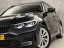 BMW 3-Serie Touring 330e Sport 292Pk Automaat (APPLE CARPLAY, SOH 90,2%, GROOT NAVI, COGNAC LEDER, CAMERA, STOELVERWARMING, SFEERVERLICHTING, ELEK ACHTERKLEP, GETINT GLAS, NIEUWSTAAT)