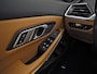 BMW 3-Serie Touring 330e Sport 292Pk Automaat (APPLE CARPLAY, SOH 90,2%, GROOT NAVI, COGNAC LEDER, CAMERA, STOELVERWARMING, SFEERVERLICHTING, ELEK ACHTERKLEP, GETINT GLAS, NIEUWSTAAT)