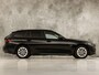 BMW 3-Serie Touring 330e Sport 292Pk Automaat (APPLE CARPLAY, SOH 90,2%, GROOT NAVI, COGNAC LEDER, CAMERA, STOELVERWARMING, SFEERVERLICHTING, ELEK ACHTERKLEP, GETINT GLAS, NIEUWSTAAT)