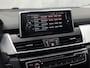BMW 2-Serie Active Tourer 225xe Centennial High Executive 225Pk Automaat (PANORAMADAK, DEALER ONDERHOUDEN, GROOT NAVI, LEDER, HEAD-UP DISPLAY, STOELVERWARMING, GETINT GLAS, ELEK ACHTERKLEP, NIEUWSTAAT)