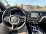 Volvo XC60 2.0 T6 Plug-in Hybrid AWD Plus Dark | PHEV | Harman Kardon Audio | Sportstoelen | Achteruitrijcamera | Parkeersensoren | Keyless Entry | Elektrische Achterklep | Elektrisch Verstelbare Voorstoelen | Stoelverwarming voor en achter | Cruise Control Adaptief | BLIS | Google Navigatie | Apple Carplay | Android Auto