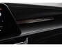 Kia Niro EV ExecutiveLine 64.8 kWh Navigatie Half Leder Schuif-kantel dak Elektrisch bedienbare achterklep DAB Led Camera