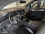Volkswagen Touareg 3.0 TSI Hybrid R-Line | Pano | Luchtvering | Head-Up | Trekhaak