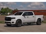 Dodge Ram LIMITED H.O 540 PK 706Nm | Massage + Full Option | De Meest Luxe en Volle Pick-Up in zijn Klasse | Comfortabele Dubbele Cabine met Royale 5 Zitplaatsen | BPM vrij | Nu Leverbaar uit Voorraad | Voorraad Nr 2336 - 7700 | De specialist in Amerikaanse pick‑ups in Nederland en Europa.