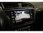 Volkswagen Tiguan 2.0 TSI 4Motion Highline Business R | Schuif- kanteldak | Elektrische trekhaak | Memory