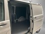 Volkswagen Transporter 2.0TDi 110pk L2H1 30 · Achteruitrijcamera · Trekhaak · Stoelverwarming · Standkachel · Apple Carplay / Android Auto · Dakdragers ·