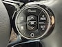 Kia e-Soul ExecutiveLine 64 kWh | Lederen bekleding | Trekhaak afneembaar | Adaptieve cruise | Lane assist | Navigatie | Apple CarPlay | Harman / Kardon | Head-up display | Keyless | LED | DAB | Stoelverwarming&koeling | Stuurverwarming | 17 inch velgen | Camera | Volledig onderhouden
