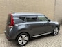 Kia e-Soul ExecutiveLine 64 kWh | Lederen bekleding | Trekhaak afneembaar | Adaptieve cruise | Lane assist | Navigatie | Apple CarPlay | Harman / Kardon | Head-up display | Keyless | LED | DAB | Stoelverwarming&koeling | Stuurverwarming | 17 inch velgen | Camera | Volledig onderhouden