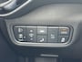 Kia e-Soul ExecutiveLine 64 kWh | Lederen bekleding | Trekhaak afneembaar | Adaptieve cruise | Lane assist | Navigatie | Apple CarPlay | Harman / Kardon | Head-up display | Keyless | LED | DAB | Stoelverwarming&koeling | Stuurverwarming | 17 inch velgen | Camera | Volledig onderhouden