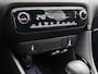 Toyota Yaris 1.5 Hybrid 115 Dynamic Comfort Pack | BTW voertuig | Dodehoek detectie | Stoel+Stuurverwarming | Parkeersensoren voor+achter | Draadloze telefoonlader | Climate Control | Cruise Contol | Navigatie | Apple CarPlay/Android Auto |