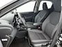 Toyota Yaris 1.5 Hybrid 115 Dynamic Comfort Pack | BTW voertuig | Dodehoek detectie | Stoel+Stuurverwarming | Parkeersensoren voor+achter | Draadloze telefoonlader | Climate Control | Cruise Contol | Navigatie | Apple CarPlay/Android Auto |