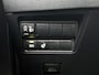 Toyota Yaris 1.5 Hybrid 115 Dynamic Comfort Pack | BTW voertuig | Dodehoek detectie | Stoel+Stuurverwarming | Parkeersensoren voor+achter | Draadloze telefoonlader | Climate Control | Cruise Contol | Navigatie | Apple CarPlay/Android Auto |