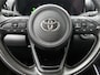 Toyota Yaris 1.5 Hybrid 115 Dynamic Comfort Pack | BTW voertuig | Dodehoek detectie | Stoel+Stuurverwarming | Parkeersensoren voor+achter | Draadloze telefoonlader | Climate Control | Cruise Contol | Navigatie | Apple CarPlay/Android Auto |