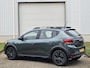 Dacia Sandero Stepway 1.0 110PK Expression / 1e Eigenaar / Dealer Onderhouden / Achteruitrijcamera / Climate Control / Apple Carplay & Android Auto / Cruise Control / Dode Hoek Detectie /