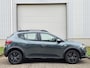Dacia Sandero Stepway 1.0 110PK Expression / 1e Eigenaar / Dealer Onderhouden / Achteruitrijcamera / Climate Control / Apple Carplay & Android Auto / Cruise Control / Dode Hoek Detectie /