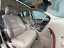 Volvo XC70 2.5 T Momentum CLIMA CRUISE SCHUIFDAK TREKHAAK PDC
