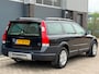 Volvo XC70 2.5 T Momentum CLIMA CRUISE SCHUIFDAK TREKHAAK PDC