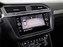 Volkswagen Tiguan 1.5 TSI ACT Highline 150Pk Automaat (VIRTUAL COCKPIT, APPLE CARPLAY, GROOT NAVI, CAMERA, STOELVERWARMING, SPORTSTOELEN, GETINT GLAS, ADAPTIVE CRUISE, NIEUWSTAAT)