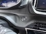 Peugeot 208 | Demo Deal | GT, | 17’’ lichtmetalen velgen ‘YANAKA’, afgewerkt in zwart Orbital met glanzende mat, en vier inzetten mat | Automatisch dimmende binnenspiegel | Drive Assist Plus Pack